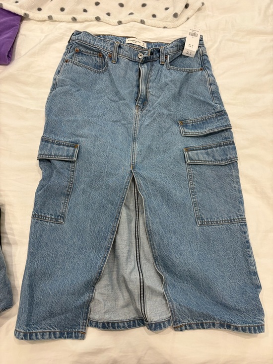 Abercrombie & Fitch Dresses & Skirts - Abercrombie & Fitch Light Blue Denim Cargo Midi Skirt